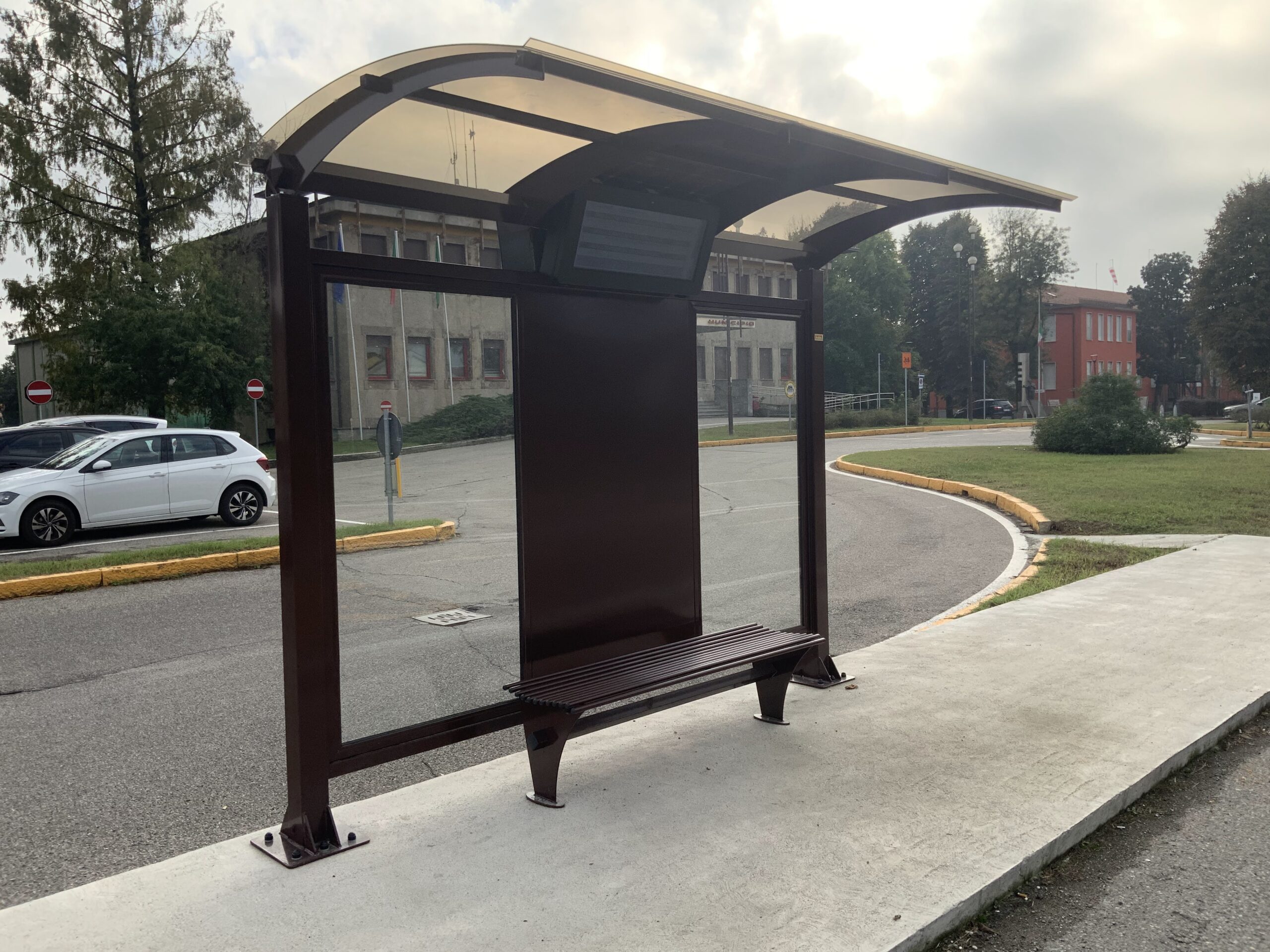 Pensilina bus a Tavazzano (LO)